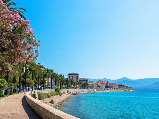 Location de villas et d’appartements en Corse du Sud avec conciergerie premium